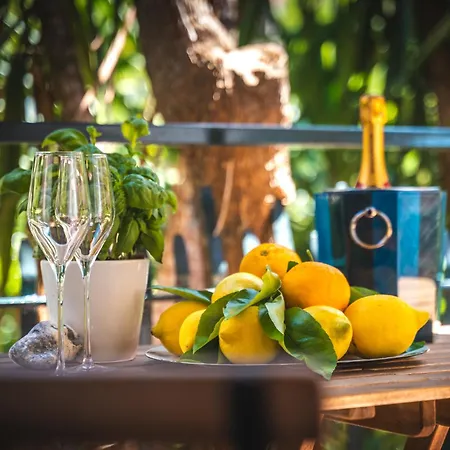 Domus Fuorimura Tatil Evi *