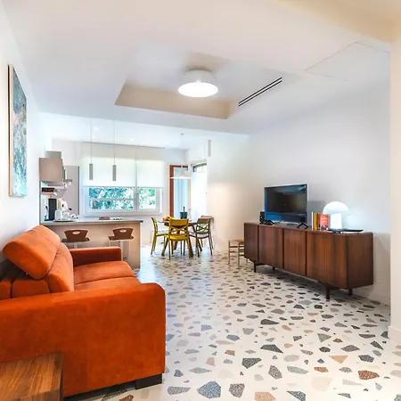 Domus Fuorimura 度假居 *